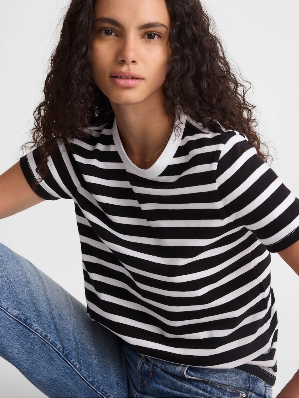 Madewell The Perfect Crewneck Tee in Allday Jersey